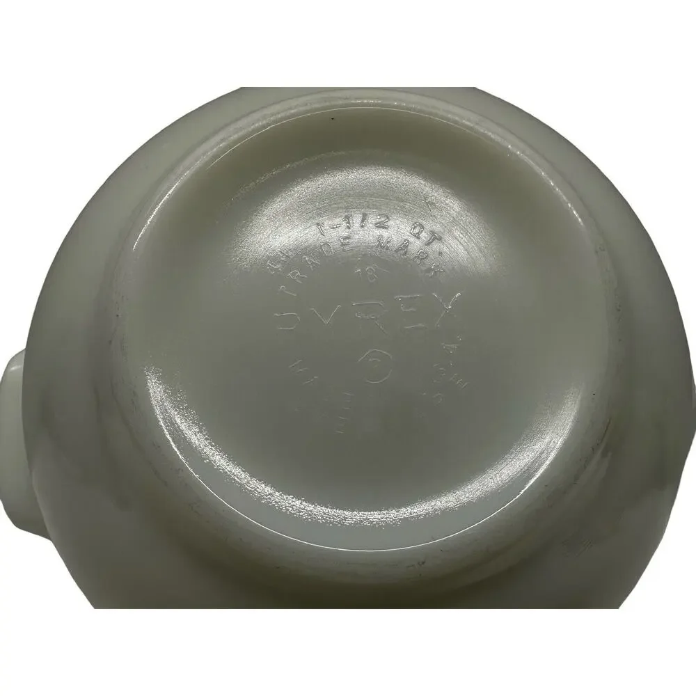 Pyrex‎ Verde Stamp  Bowl Vintage Green 402  1 1/2 Qt Faded & 444- 4Quart